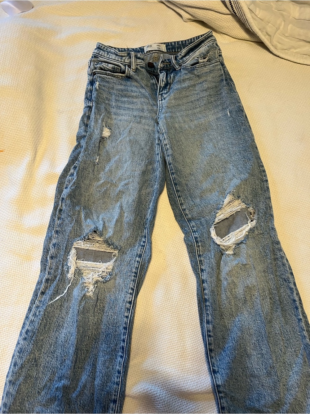 BKE Women's Light Blue Distressed Straight-Leg Jeans